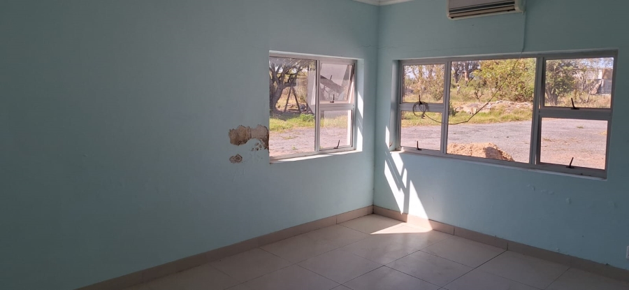 Commercial Property for Sale in Cove Ridge East Eastern Cape